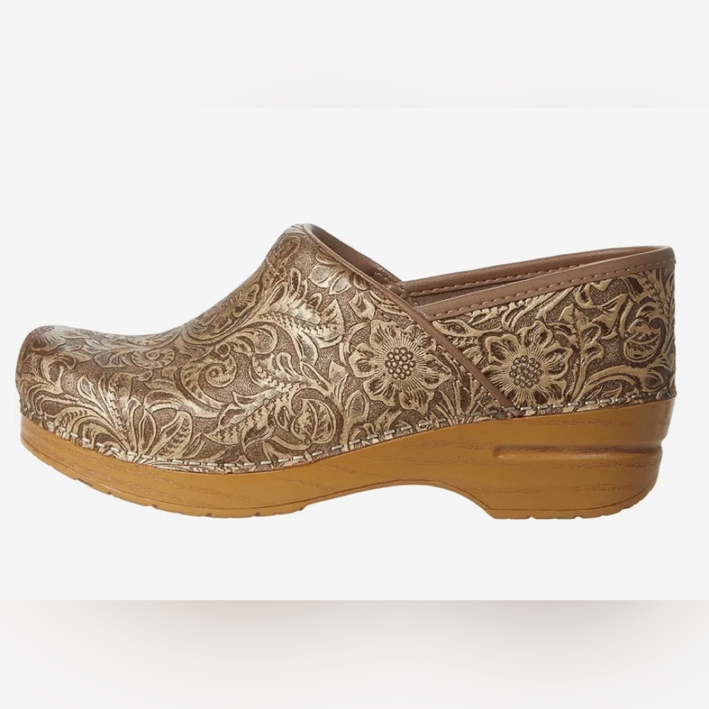NWOB Dansko professional gold embossed clogs. 37 7.5